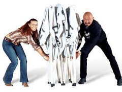 Schritt 2: QUICKUPTENT Faltzelt auseinander ziehen