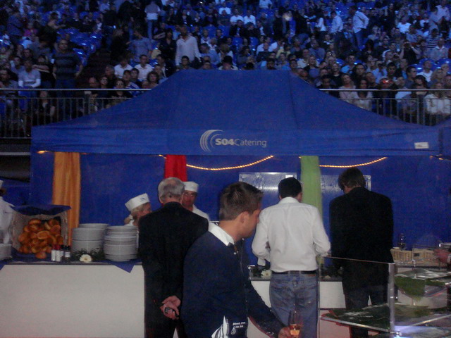 6x3m QUICKUPTENT mit Werbung auf dem Volant